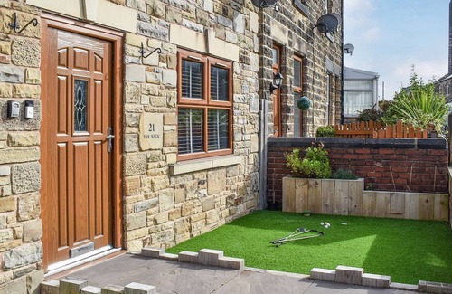 Birdwell Cottage | 4 bedroom accommodation in Birdwell, near Barnsley