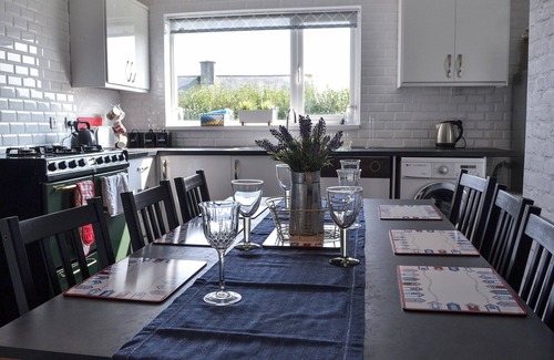 Criccieth Cottage | 4 bedroom accommodation in Criccieth, near Porthmadog