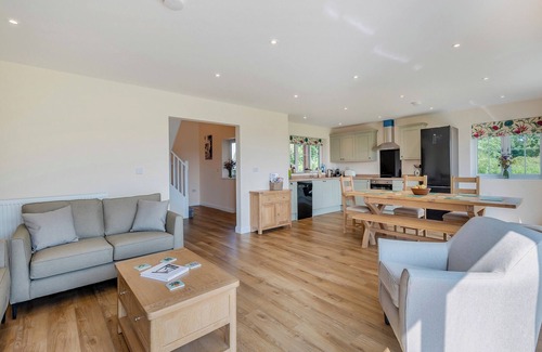 Frampton Cottage | 4 bedroom accommodation in South Kyme, near Boston