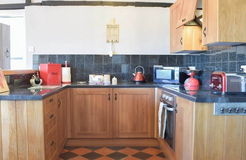 Llanelli Cottage | 4 bedroom accommodation in Ponthenri, near Llanelli