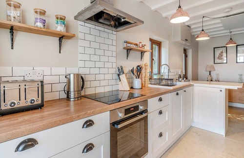 Llanelli Cottage | 4 bedroom accommodation in Llanelli