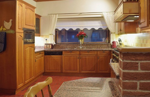 Llanelli Cottage | 4 bedroom accommodation in Felinfoel, near Kidwelly