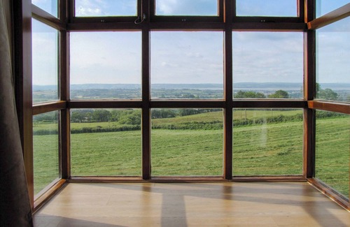 Llanelli Cottage | 4 bedroom accommodation in Felinfoel, near Kidwelly
