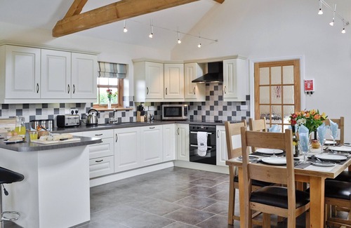 Whitland Cottage | 4 bedroom accommodation in Henllan Amgoed, near Narberth