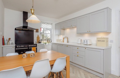 Lairg Cottage | 4 bedroom accommodation in Lairg