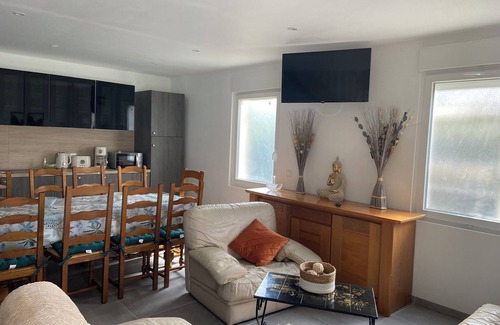 Camblain-Chatelain Apartment | 4 Bedroom Apartment in Camblain-ChÃ¢telain