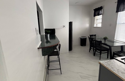 Weequahic Apartment | 4 bedroom apartment by EWR Airport