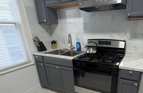 Weequahic Apartment | 4 bedroom apartment by EWR Airport