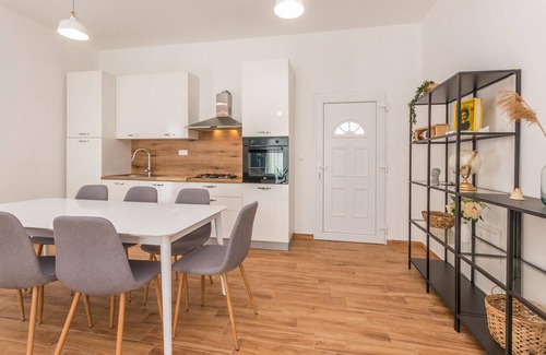 Velim House | 4 bedroom awesome home in Radasinovci