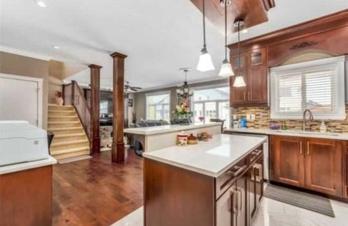 Regina House | 4 BedRoom Beautiful House