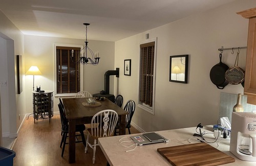 Flesherton Ski Chalet | 4 Bedroom Chalet Hike, Bike, Ski, Boat, ATV & Sled