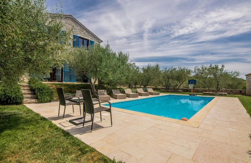 Milohnici House | 4 bedroom cozy home in Linardici