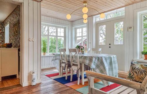 Grastorp House | 4 Bedroom Cozy Home In Flo
