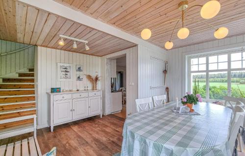 Grastorp House | 4 Bedroom Cozy Home In Flo
