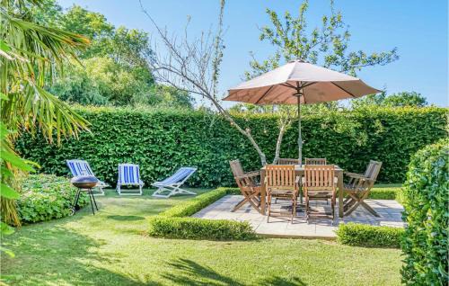 Monthuchon House | 4 Bedroom Cozy Home In Monthuchon