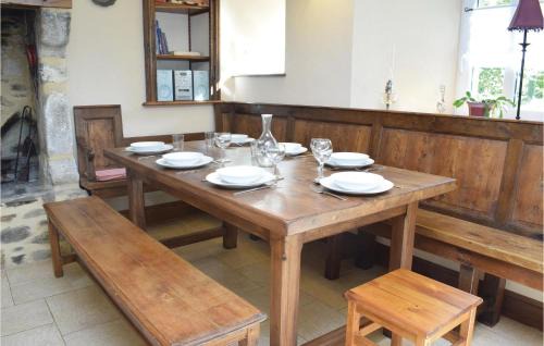 Monthuchon House | 4 Bedroom Cozy Home In Monthuchon