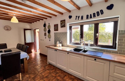 Llanddona House | 4 Bedroom Detached Farmhouse Mountain Views