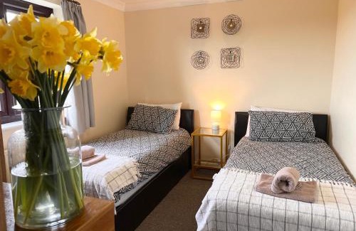 Llanddona House | 4 Bedroom Detached Farmhouse Mountain Views