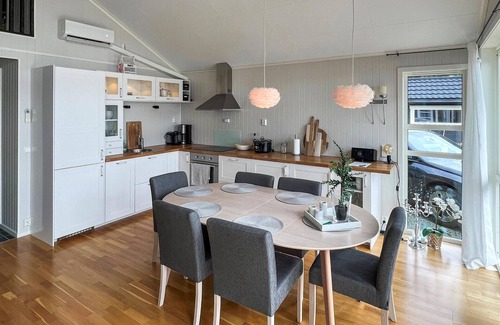 Bjugn House | 4 bedroom gorgeous home in Bjugn