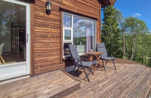 Vinje House | 4 bedroom gorgeous home in Edland