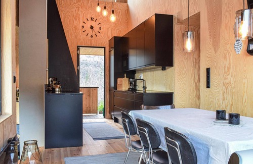 Suldal House | 4 bedroom gorgeous home in Erfjord