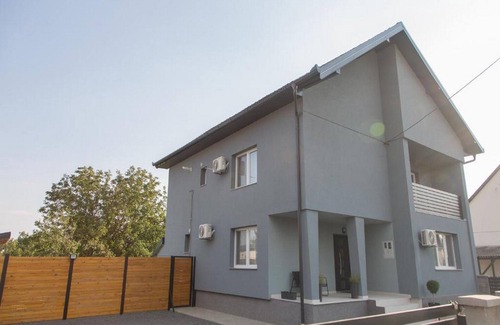 Karanac House | 4 bedroom holiday home with pool