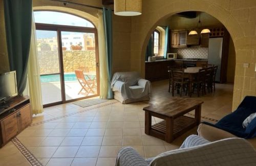 Xewkija House | 4 Bedroom Holiday Home with Private Pool