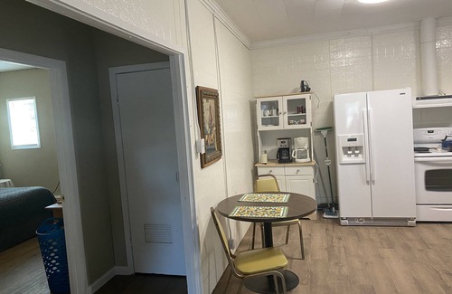 Carlisle Apartment | 4 Bedroom Home Away From Home- REMODELED 10/21