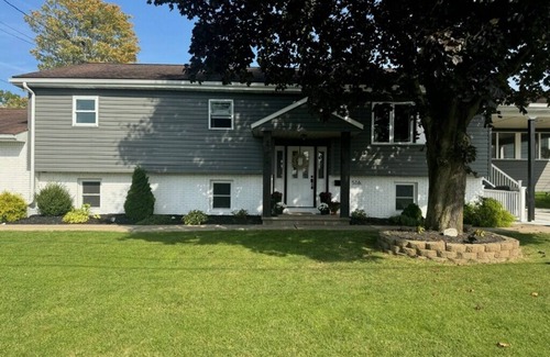 Hawk Run House | 4-bedroom house 24 miles from State College with AC, WiFi.