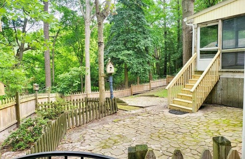 Salisbury House | 4-Bedroom House Close to Beach