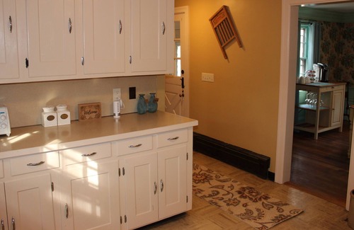 South Deerfield House | 4 Bedroom House Close to UMass/Amherst, Historic Deerfield & Yankee Candle