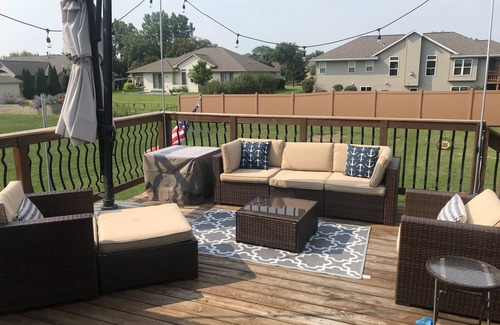 Howard House | 4 Bedroom House. Great for Packer Games!