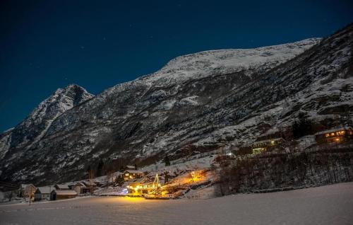 Jostedal House | 4 bedroom house in beautiful Oldedalen