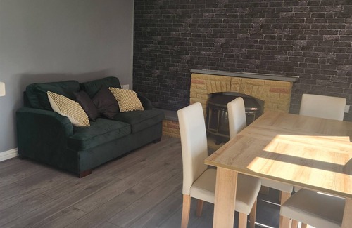 Basildon House | 4-bedroom house in charming Pitsea with WiFi