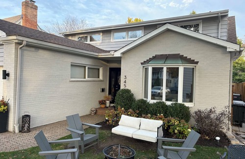 La Grange House | 4-bedroom house in fantastic La Grange with WiFi, fitness room