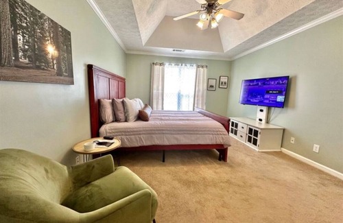 Gunter Afs House | 4-bedroom house in welcoming Montgomery with WiFi, AC. Book now