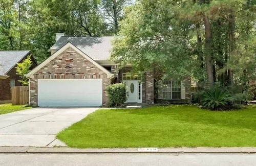 Indian Springs House | 4-Bedroom House in Woodlands - long term stay Only