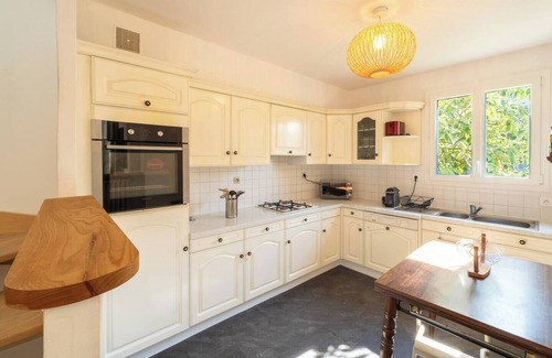 Sainte-Therese - Quineleu House | 4-bedroom house with garden - 5 minutes from the station