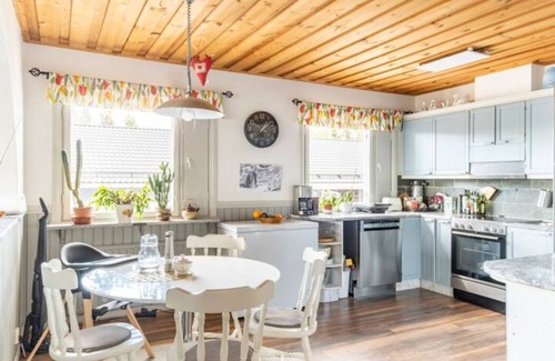 Vaasa House | 4 Bedroom house with Sauna by the sea 10 min from Vasa