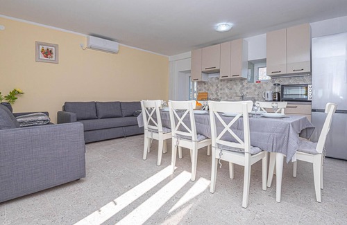 Oklaj House | 4 bedroom lovely home in Ljubotic