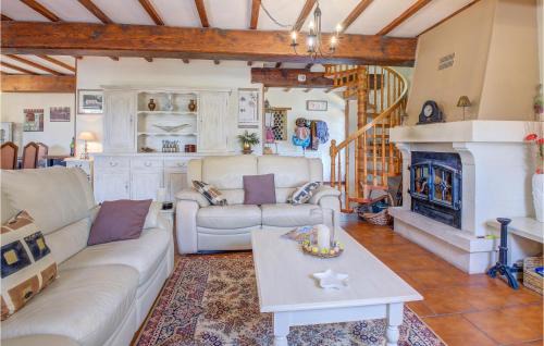 Douzillac House | 4 Bedroom Lovely Home In Douzillac