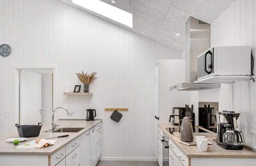 Hou House | 4 bedroom lovely home in Hals