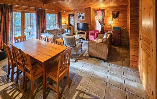 Neede House | 4 Bedroom Lovely Home In Neede