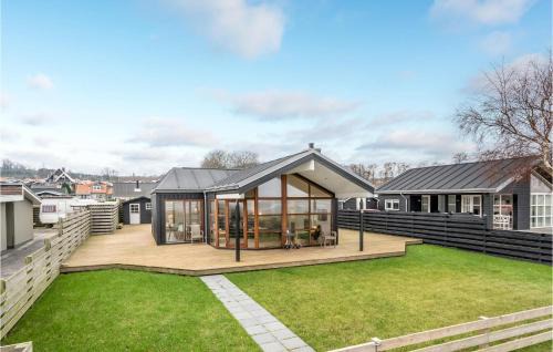 Grønninghoved Strand House | 4 Bedroom Lovely Home In Sjølund