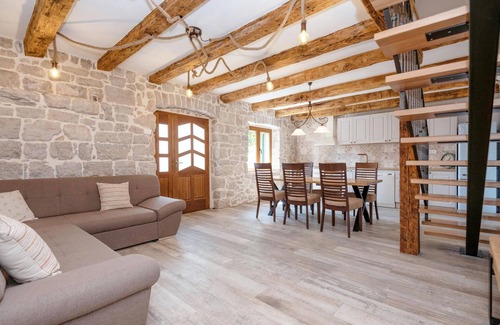 Imotski House | 4 bedroom lovely home in Donji Vinjani