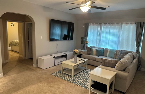 Katy House | 4 bedroom luxurious spacious, modern, safe family-friendly home in Katy