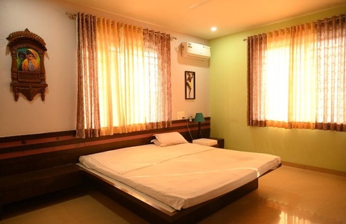 Nashik Other | 4-bedroom luxurious Villa in Nashik with swimming pool, WiFi, AC