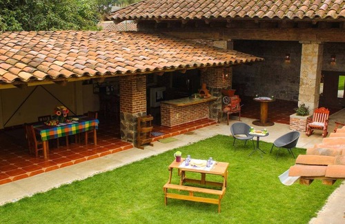 Zacatlan House | 4 bedroom Mexican Bed and Breakfast Hacienda!