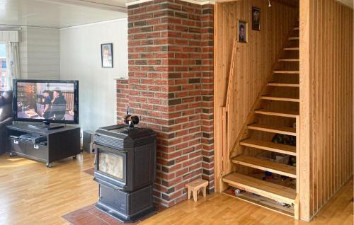 Flornes House | 4 Bedroom Nice Home In Flornes