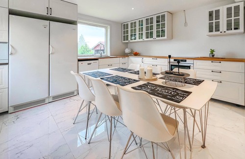 Vastra Amtervik House | 4 bedroom nice home in Aplungsåsen